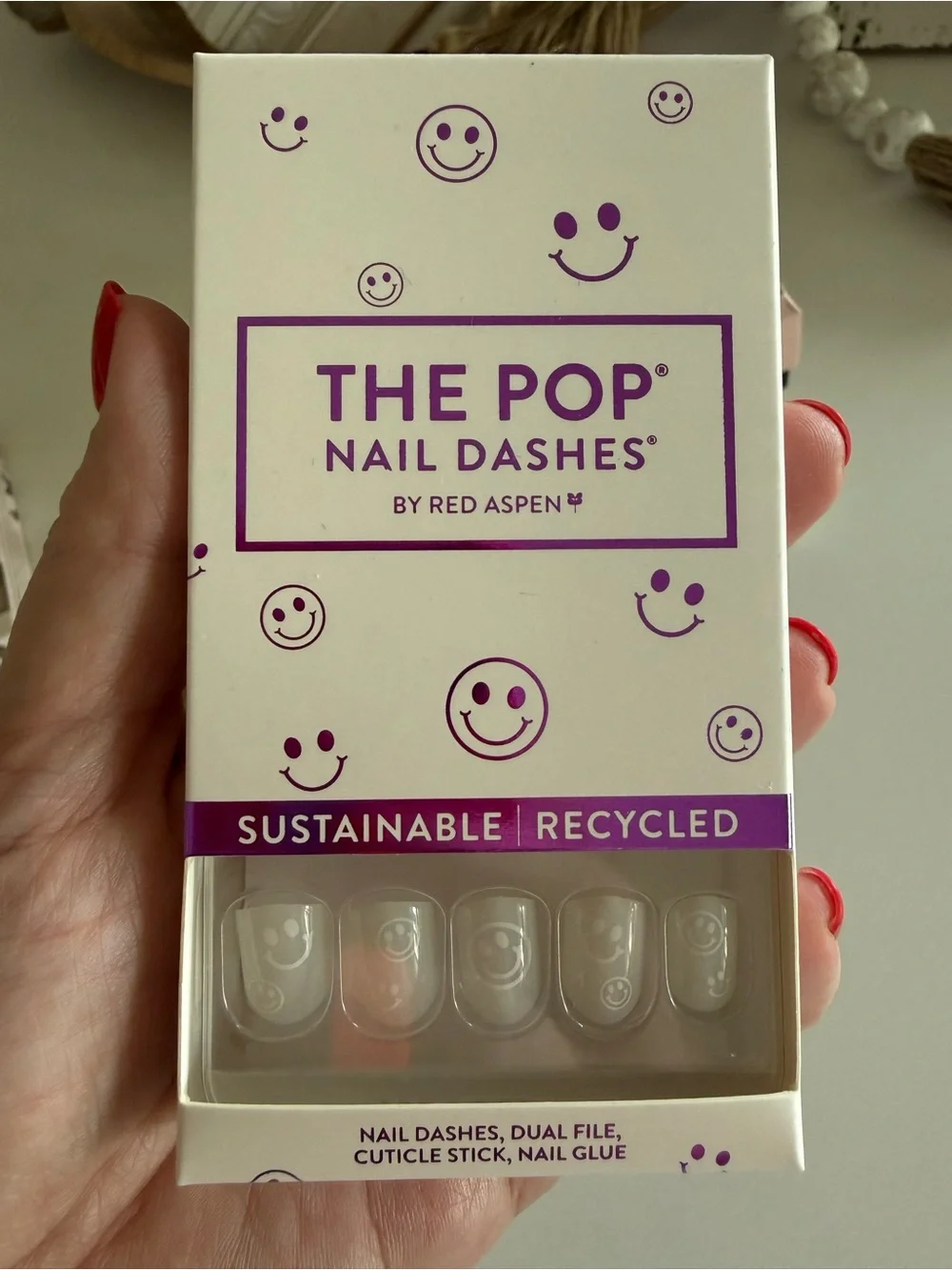 The POP Nail Dashes by Red Aspen - Clear Smile Accent Press-On Nails